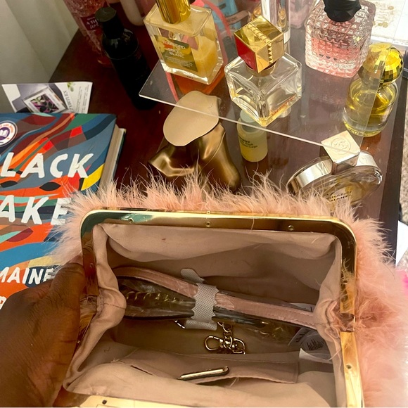 Fur Cluch - Picture 2 of 3